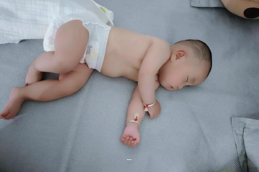 韶关宝宝突然很多眼屎